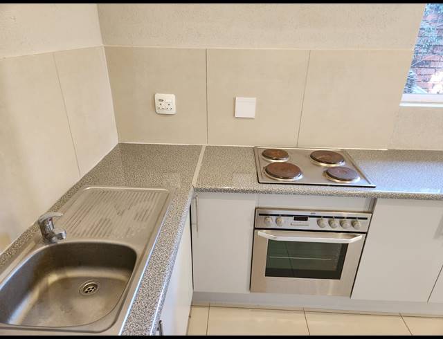 2 BEDROOM FLAT TO LET IN WENDYWOOD
